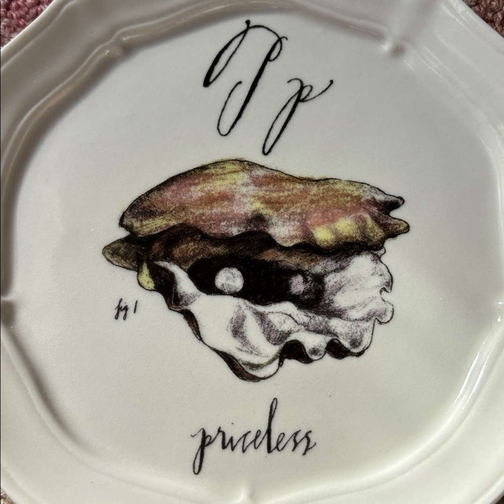 🦪Anthropologie Linea Carta Calligrapher Diva Pyari P Plate Priceless Pearl - Picture 13 of 16